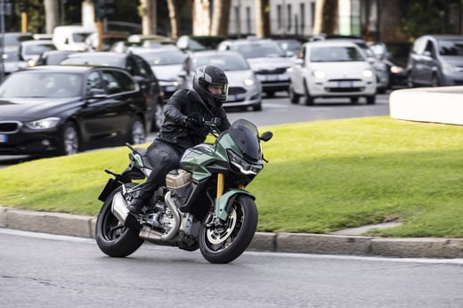 V100 Mandello S Verde 2121 (24)-1100x734